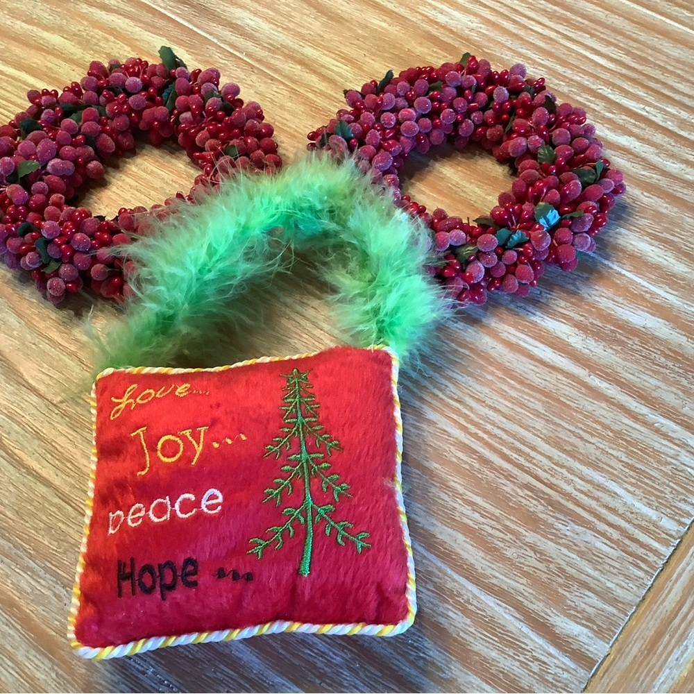 Christmas twocandle rings & pillow